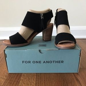 TOMS Black Suede Majorca Cutout Sandals | size 7.5